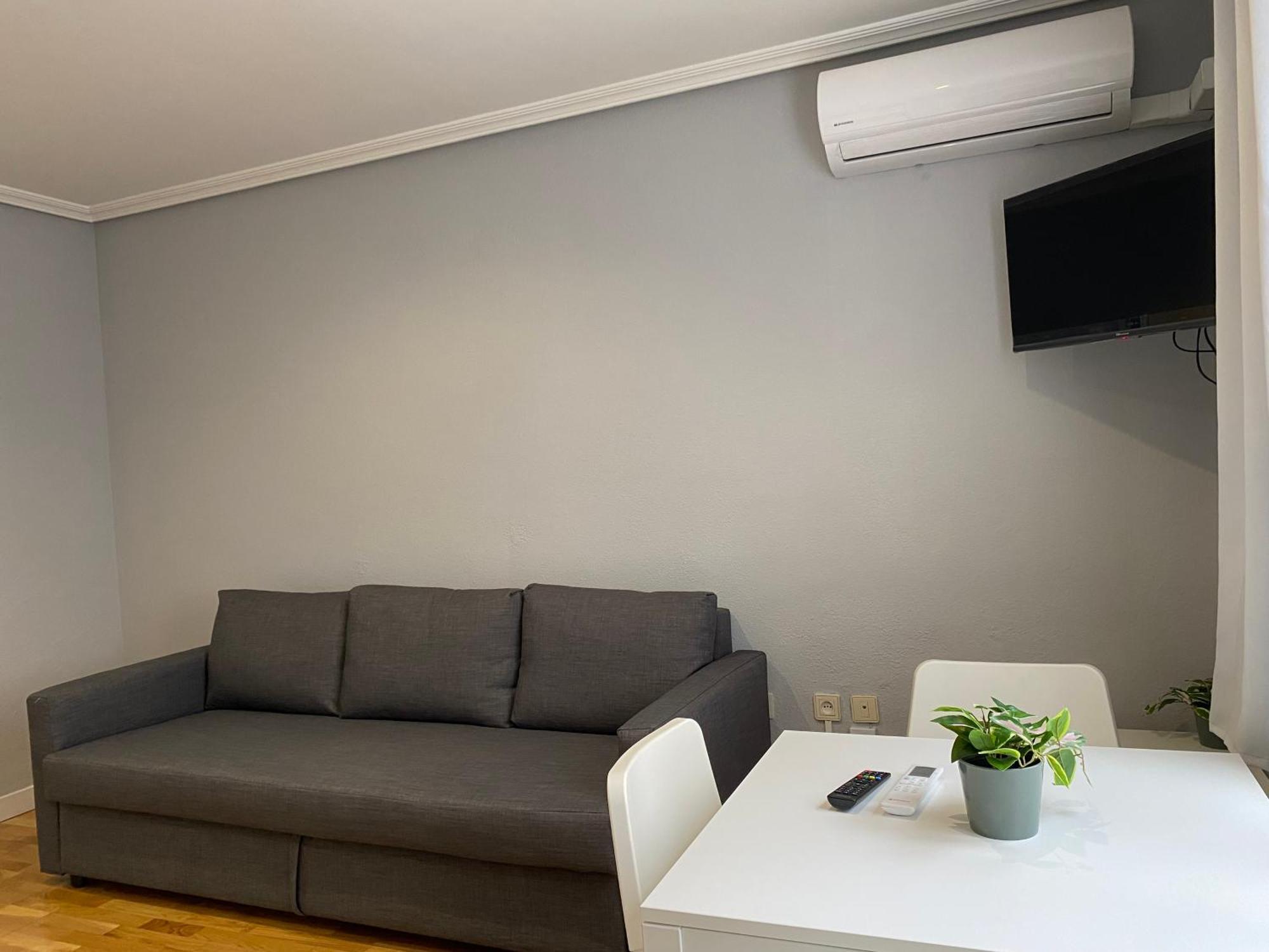 Apartments Madrid Principe 2 ภายนอก รูปภาพ