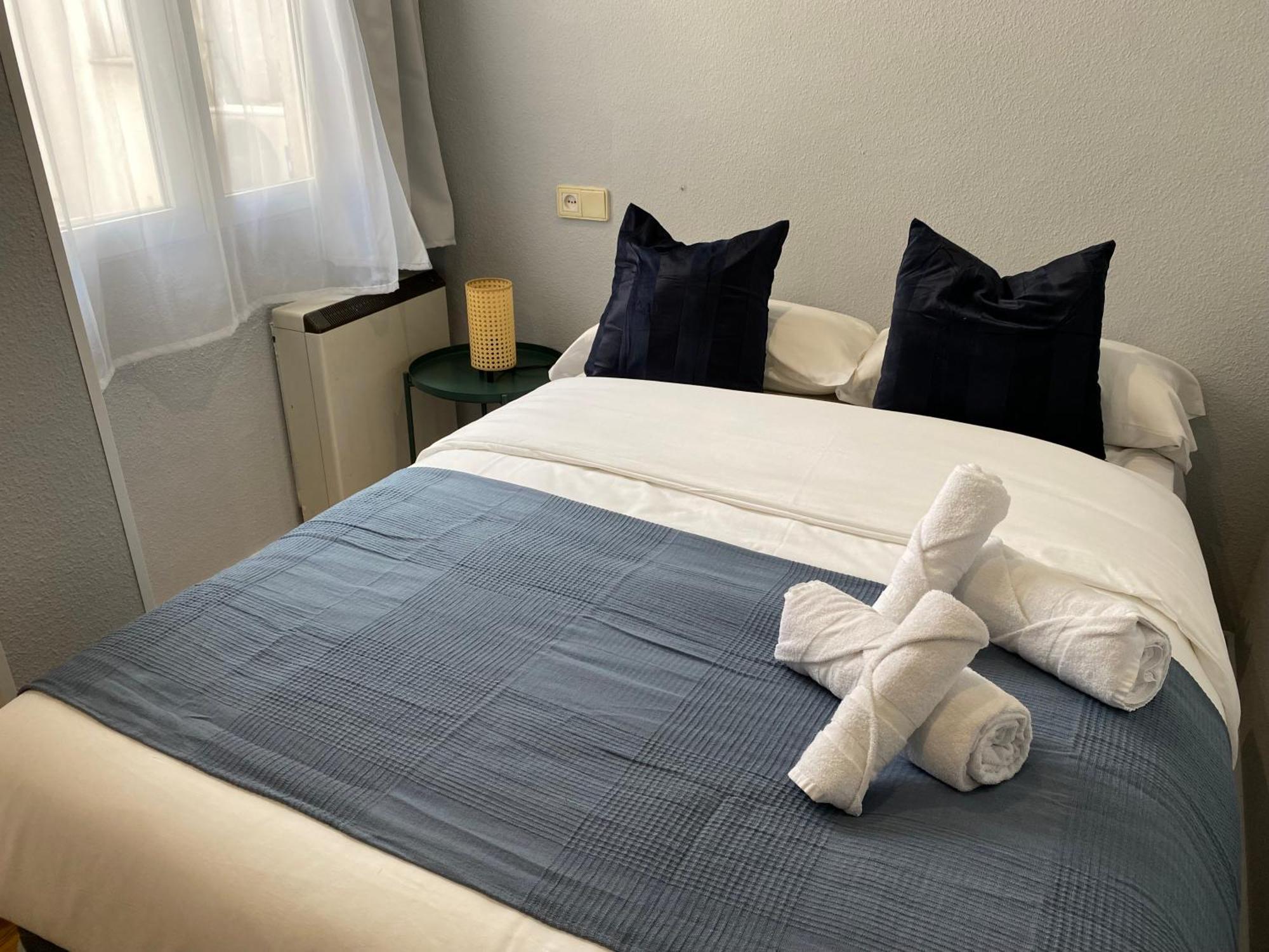 Apartments Madrid Principe 2 ภายนอก รูปภาพ
